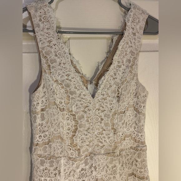Trixxi Clothing Company Lace White and Cream Sleeveless Dress Size Medium - Picture 4 of 6